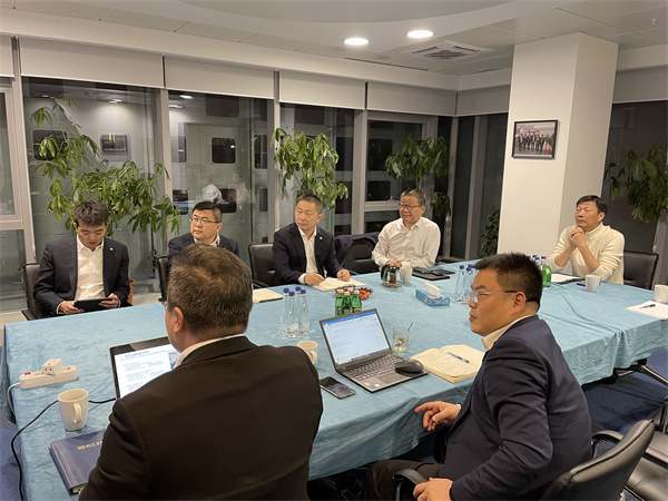 1736732764349183.jpg 方總聽取匯報(bào).jpg